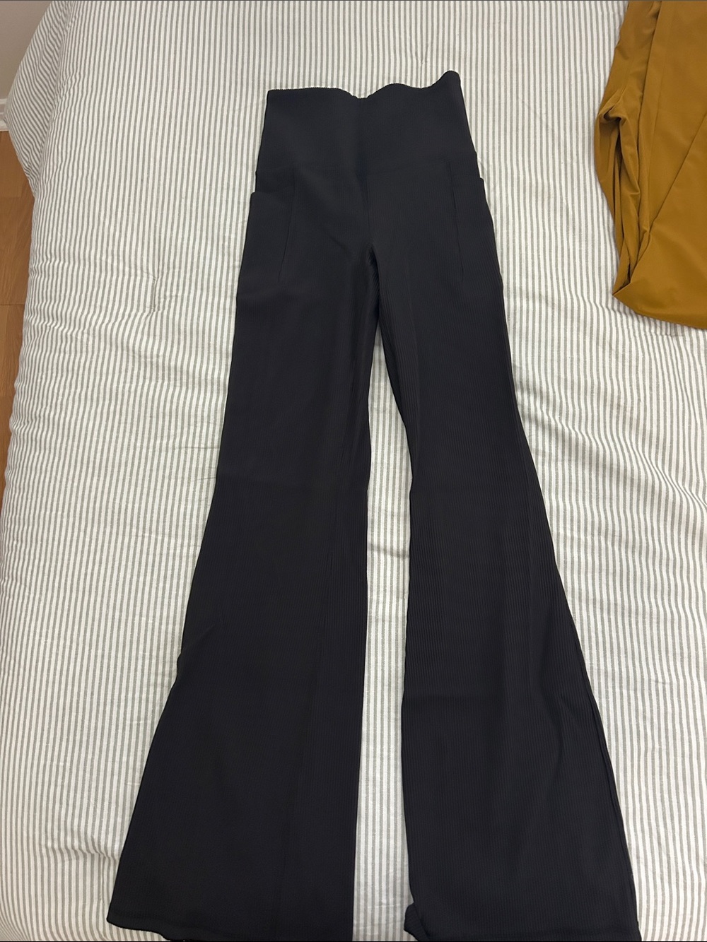 Athleta Salutation Slash Rib Flare Legging